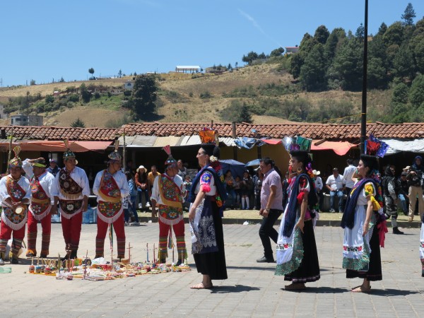 people gathering to give thanks 